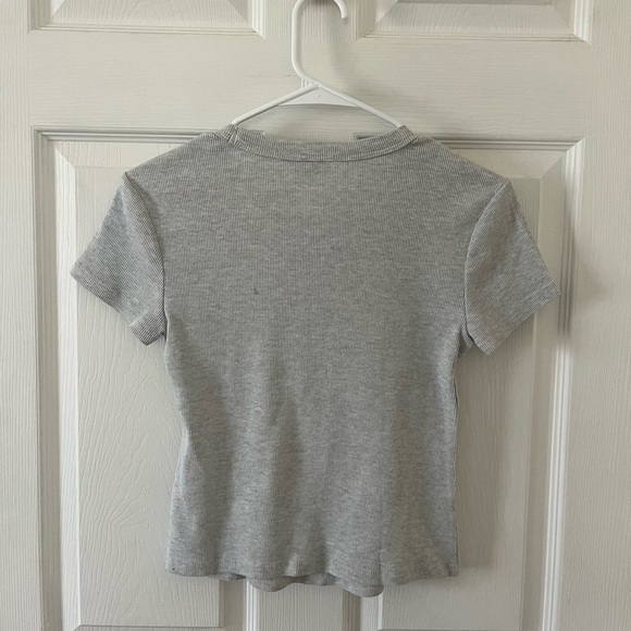 Old Navy Light Gray Ribbed Tee - Picture 2 of 3